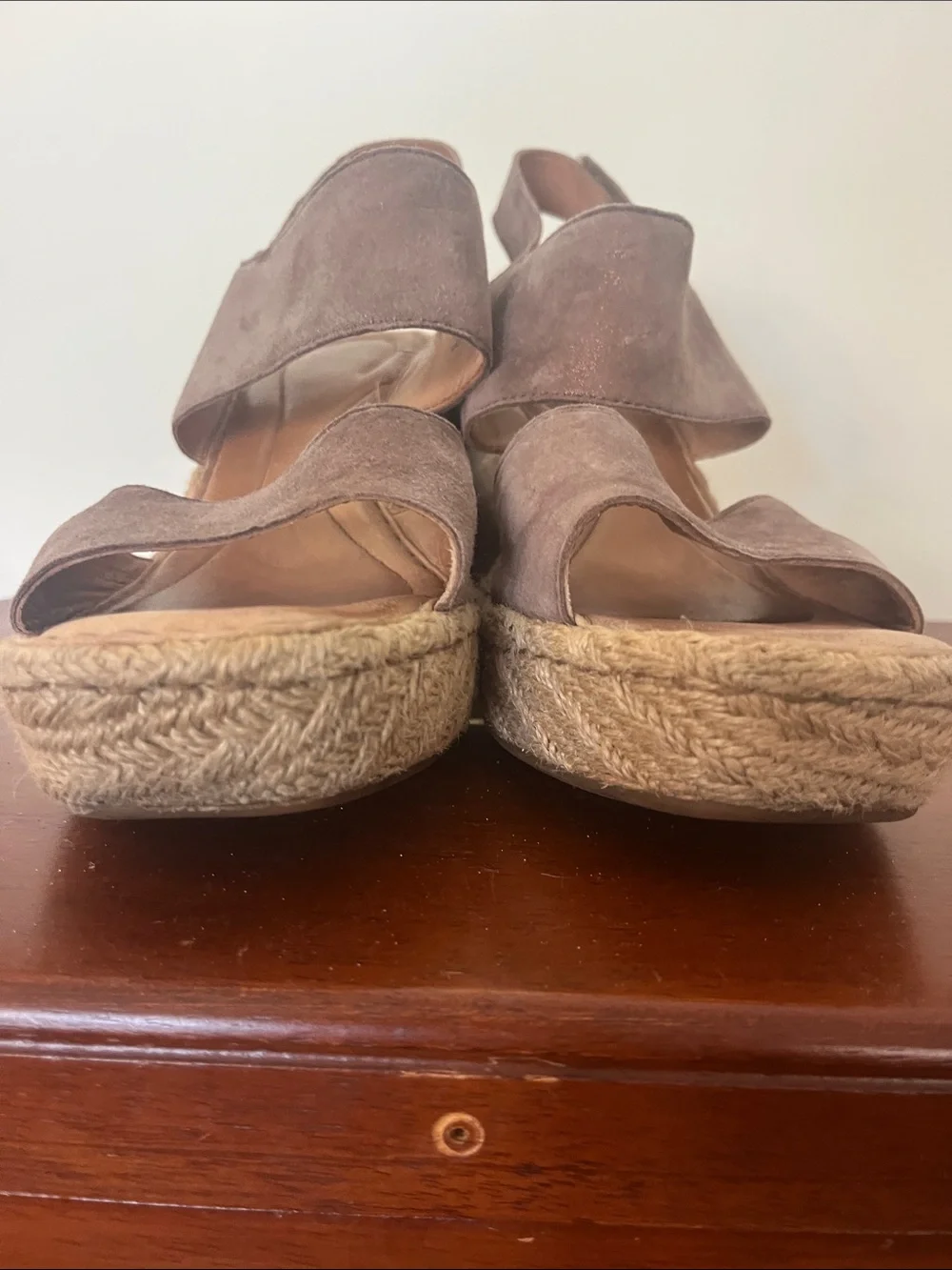 Born taupe suede